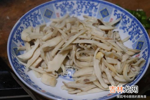 杏鲍菇没熟会中毒吗,杏鲍菇没熟吃了会怎么样