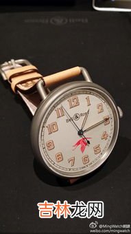 黑白表盘哪个适合男士,男生手表黑色表盘和白色表盘哪个好看些?黑色表盘和白色表盘给人什么样的感觉