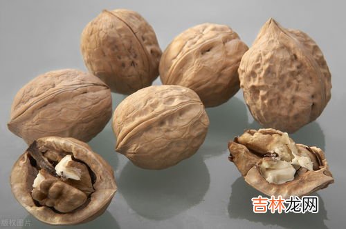 吃核桃手黑怎么洗掉,剥核桃手黑怎么洗干净？