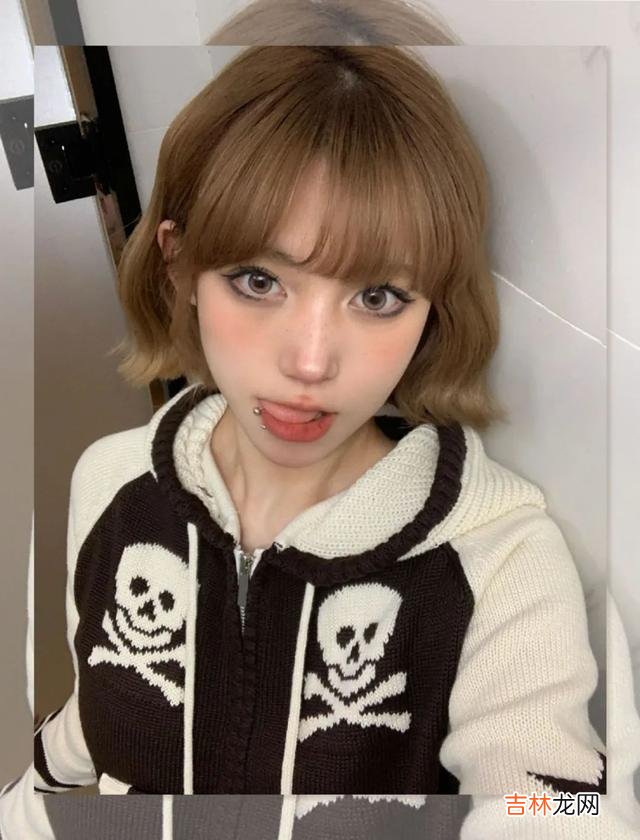 發型 Lisa怎么大变样了？新發型丑到根本认不出