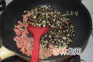 胡椒粉和十三香一样吗,做汤用十三香还是胡椒粉?