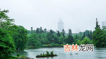 潭面无风镜未磨的上一句是什么,潭面无风镜未磨的上一句是什么