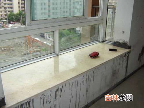 供暖后窗户上有水怎么回事,南方开地暖窗户有冷凝水怎么办