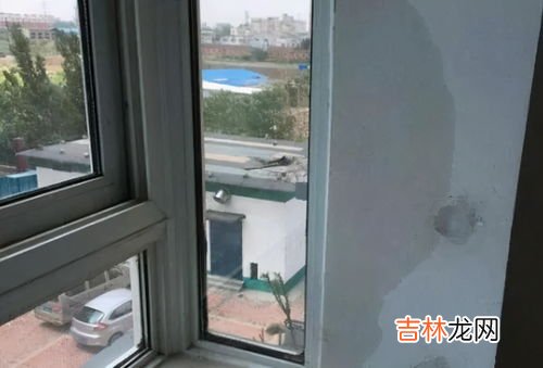 供暖后窗户上有水怎么回事,南方开地暖窗户有冷凝水怎么办