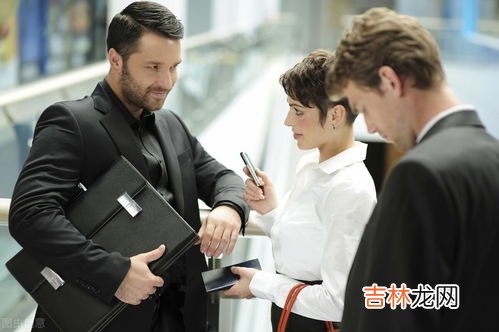 35岁职场危机如何应对,35岁以后的职场女性是否面临着危机?该如何解决?