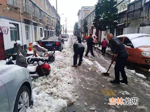 冬天用什么扫车上的雪,冬天汽车除雪的方法有哪些