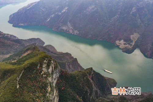 长江三峡是瞿塘峡西陵峡和什么峡,长江三峡指的是哪三峡 长江三峡分别是指什么