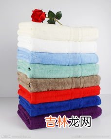 卫生间的毛巾为什么会变色,我卫生的毛巾放两天我会变黑，请问为什么？