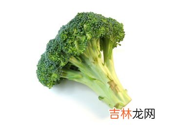 水煮西兰花有营养吗,西兰花营养丰富，西兰花是否要用开水焯水后再做？