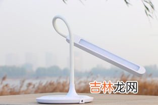 台灯为什么不能用led,选择家用LED台灯，有哪些注意事项？