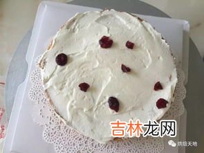 生日蛋糕色素有毒吗,在生日蛋糕上，写祝福话语文字的红色的东西，是什么材料？能吃吗？吃了会拉肚子吗?