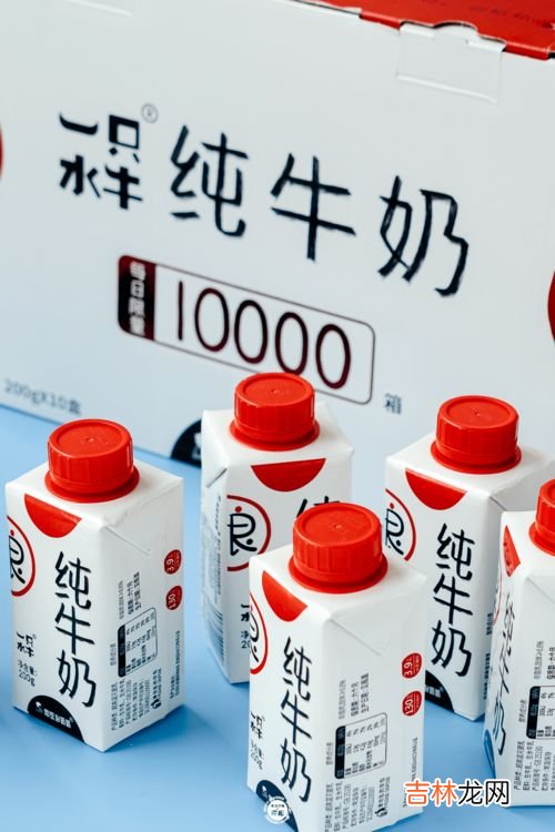生牛乳和脱脂牛乳的区别,脱脂和生牛乳哪个好
