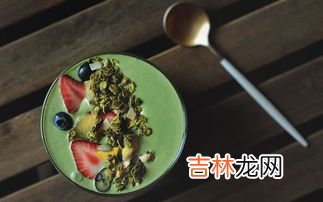 奇异果为什么有辣味,为什么吃了猕猴桃后嘴里又麻又辣的，是不是吃了皮外面的毛才这样的啊，现在嗓子都有点肿了，应该怎么办啊