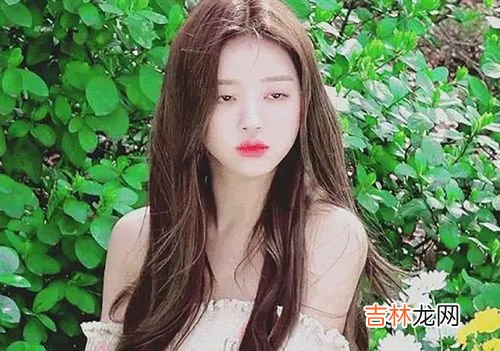 皮肤黄适合戴什么颜色的手表,自己是黄皮,什么颜色的手表会显的手更白?