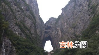 望天门山的意思,《望天门山》的意思是什么