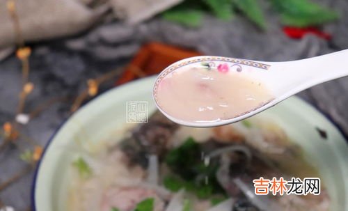 鲫鱼汤放冷水还是开水,鲫鱼汤用热水还是冷水