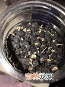 纯净的玛咖颜色为,纯净的吗啡是什么颜色？ A无色 B浅黄色 C浅绿色 D浅褐色