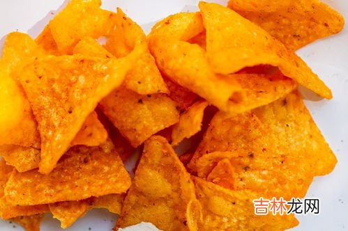 薯片是发物吗,春夏秋冬 四季哪些食物是发物?蔬菜、肉类有哪些 哪些不是?还有平时吃的零食面包片和薯片等是不是发物