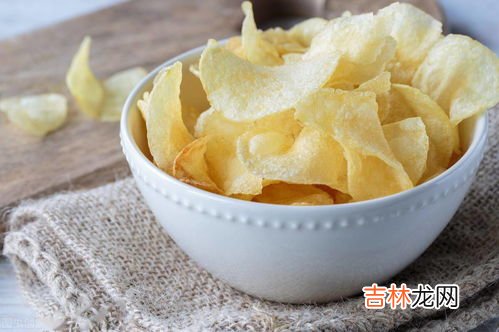 薯片是发物吗,春夏秋冬 四季哪些食物是发物?蔬菜、肉类有哪些 哪些不是?还有平时吃的零食面包片和薯片等是不是发物