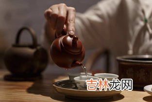 茶叶沉入水底的原因,茶叶为什么可以沉在水底 而树叶却是漂浮水面