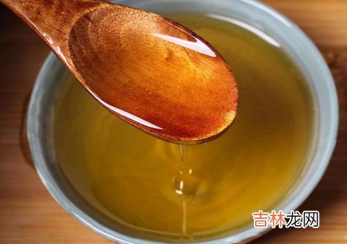 蜂蜜上白色泡沫能吃吗,蜂蜜上飘了一层白色的东西,是坏了吗?还能吃吗?
