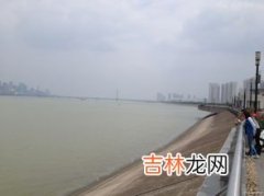 钱塘江入海的地方叫什么湾,你知道钱塘江有什么美称吗？