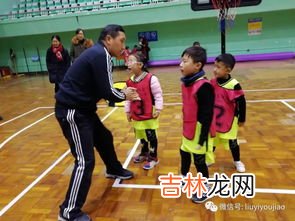 打篮球运球正确姿势,篮球运球技术动作要领