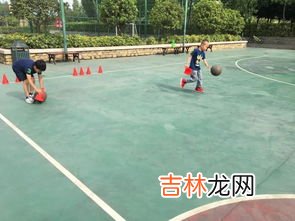 打篮球运球正确姿势,篮球运球技术动作要领