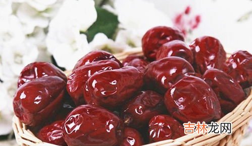 李子和枣子能一起吃吗,红枣枸杞能和李子泡酒吗以上三种一起泡酒有什么功效？