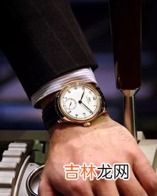 男人戴棕色表带的表还是黑色,弱弱的问一下男生带什么颜色手表