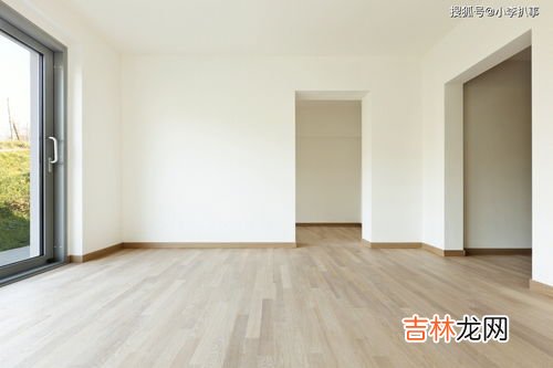 瓷砖地板黏糊糊的怎么处理,我们家的地板怎么拖都拖不干净,从上面走感觉粘粘的,怎么办？