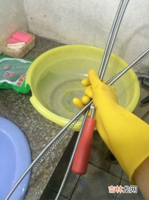 肥皂掉进厕所里面堵了怎么办,肥皂掉进马桶堵住了怎么办