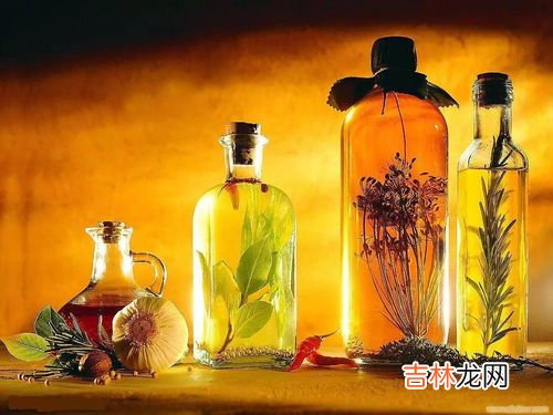 酒类火灾可选用,酒精着火后可使用哪些灭火器材灭火