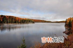 加拿大阿岗昆公园在哪个城市,加拿大西部,比如温哥华班夫那边有没有看红叶的地方啊?