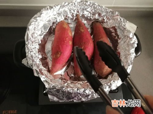 为什么用铝箔纸烤红薯会起火,烤箱烤红薯怎么做窍门