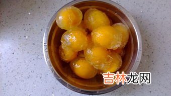 鸡蛋破了放冰箱能吃吗,破壳的鸡蛋放冰箱保鲜第二天还能吃吗？