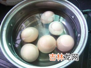 鸡蛋破了放冰箱能吃吗,破壳的鸡蛋放冰箱保鲜第二天还能吃吗？