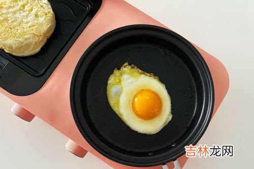 煎蛋的热量,两片全麦面包,一个煎蛋,一盘鸡脯肉的热量是多少？