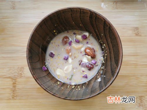 藕粉如果直接倒热水怎么办,藕粉用开水还是温水 藕粉冲成水了怎么处理