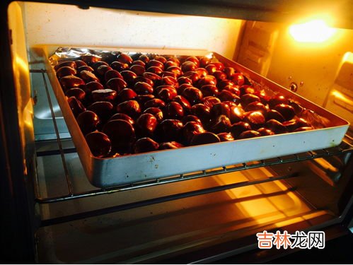 烤箱烤栗子需要锡纸吗,自己烤的栗子总是干干的,如何烤出软嫩的栗子?