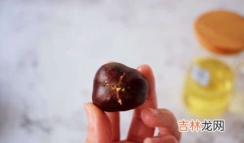 烤箱烤栗子需要锡纸吗,自己烤的栗子总是干干的,如何烤出软嫩的栗子?