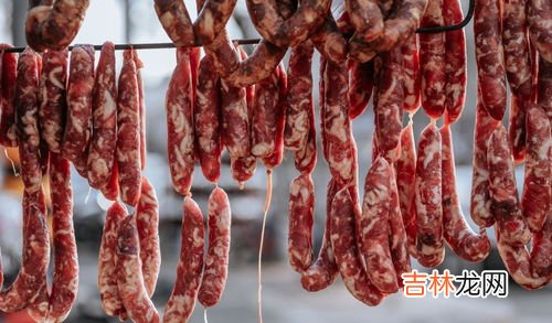 腌肉晒之前要不要清洗,腌好的肉晒前要用热水洗一下吗?