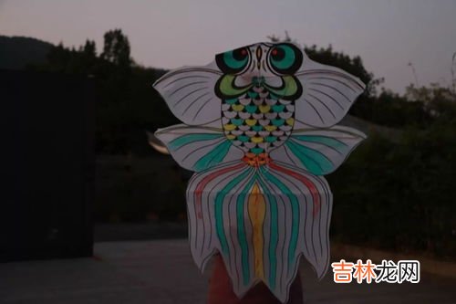 风筝为什么是对称的,为什么要把风筝做成朝对称图形呢
