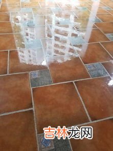 回南天地面潮湿水蒸气来源于什么,回南天形成的主要原因，为什么会潮湿？