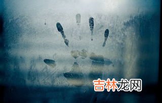 回南天地面潮湿水蒸气来源于什么,回南天形成的主要原因，为什么会潮湿？