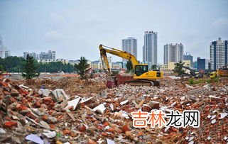 建筑垃圾属于可回收垃圾吗,可回收垃圾和不可回收垃圾分别包含哪些？