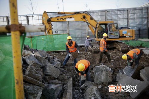 建筑垃圾属于可回收垃圾吗,可回收垃圾和不可回收垃圾分别包含哪些？