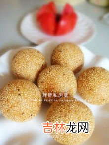 麻团的热量,早:一晚稀粥,一个雪菜饼。一个馒头。一个麻团 午:一个苹果、 晚:一个杂粮煎饼。一个苹果 求热量~
