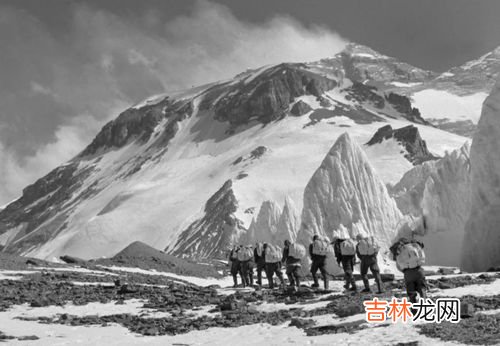 中国登顶珠峰的时间,中国最早在什么时候登上珠穆朗玛峰的？