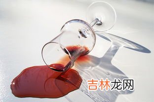 清洗假牙上的污渍妙招,如何清除假牙中的污渍
